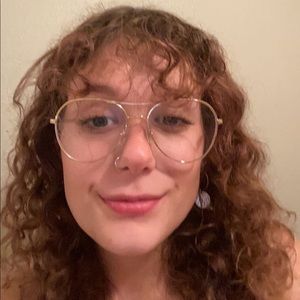 Meet your Posher, Abigail